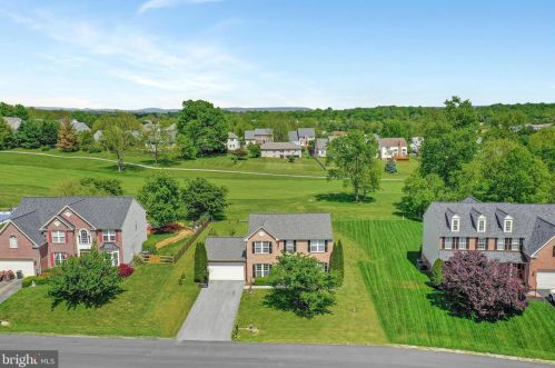 594 Sawgrass Dr, Charles Town WV  25414-5968 exterior