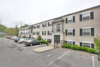 114 Middletown Sq, Louisville, KY 40243-1457