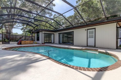 2854 Trailwood Dr, Palm Harbor FL  34684-3250 exterior