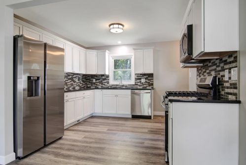 2636 Forest Park Dr, Dyer, IN 46311-2114