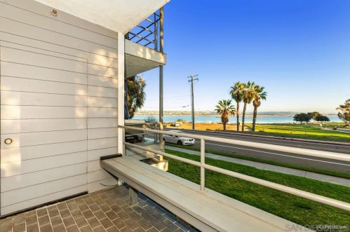 3802 Crown Pt Dr, San Diego CA 92109-6711 exterior