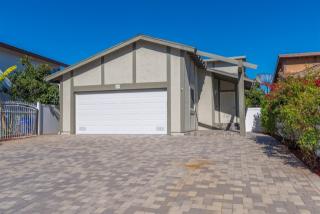 239 Connecticut Ave, Vista CA  92084-5019 exterior