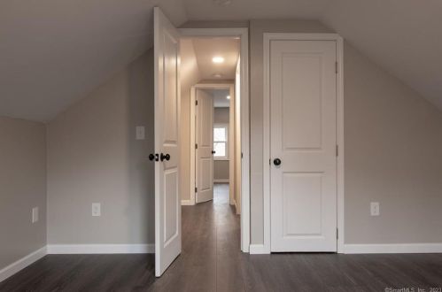 327 Burnham Hwy, Norwich CT  06351-3149 exterior