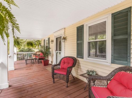 3383 Lexington Ave, Mohegan Lake, NY 10547-1658