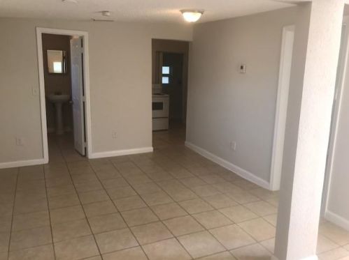 517 Cheerful St, West Palm Beach, FL 33407-6320