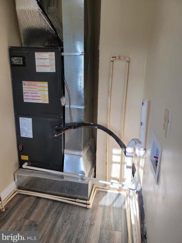 52 Memorial Dr, New Castle DE  19720-1334 exterior