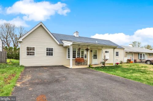 236 Collingswood Rd, Fairless Hills, PA 19030-1304