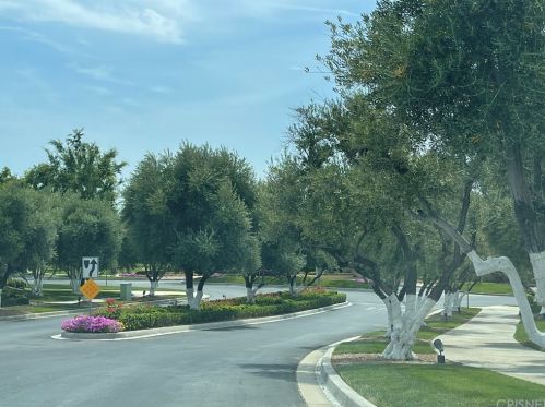 23743 Noble Fir Ct, Santa Clarita, CA 91354-1882