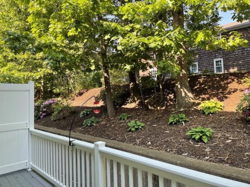 881 Greenwich Ave, Warwick RI  02886-1870 exterior