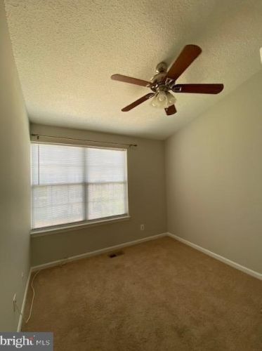 8200 Crossbrook Ct, Lorton VA  22079-4611 exterior