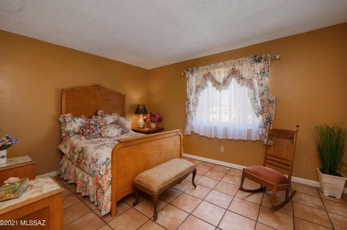 808 Abrego Dr, Green Valley AZ  85614-3641 exterior