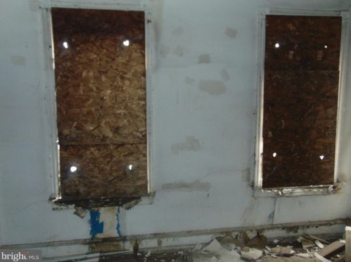 950 Pne St, Camden NJ  08103-2519 exterior