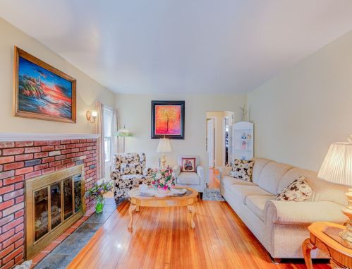 51 Cedar Rd, Far Rockaway, NY 11096-1705