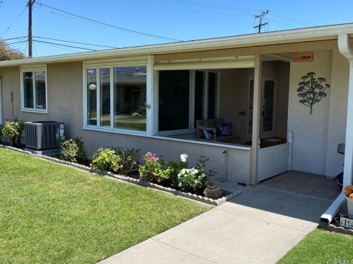 13560 Cedar Crest Ln, Seal Beach, CA 90740-4673