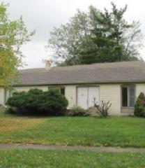 8411 Skyway Dr, Indianapolis, IN 46219-2840
