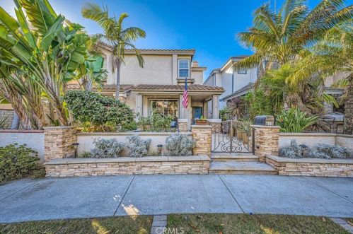 615 Lake St, Huntington Beach, CA 92648-4703