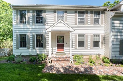 35 Cedarbrook Ln, East Lyme, CT 06333-1337