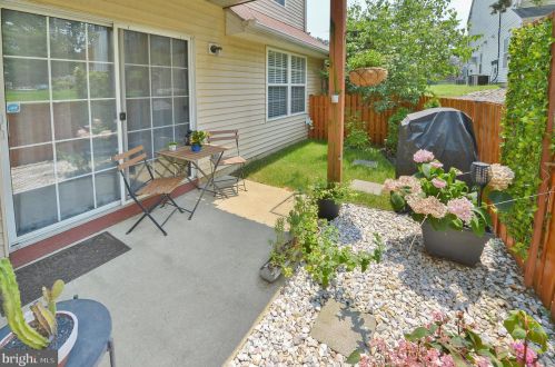 1112 Tristram Cir, West Deptford, NJ 08051-2237