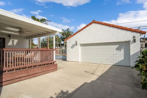 4264 Pepperwood Ave, Long Beach CA  90808-1534 exterior