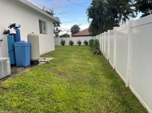 1705 2nd Ave, Cape Coral FL  33909-5202 exterior