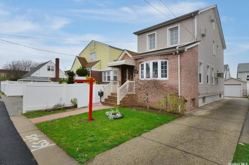 221-82 91st Ave, Jamaica, NY 11428-2823