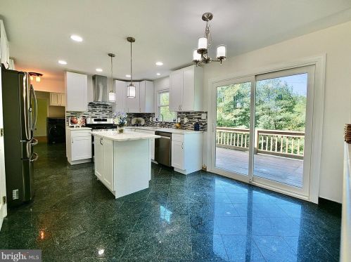 239 Hawkes Ct, Hockessin DE  19707-1351 exterior