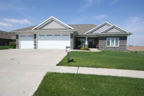 802 Clearview Dr, Williamsburg, IA 52361-9724
