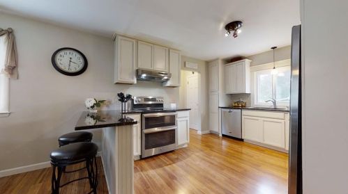 35 Overlook Rd, South Kingstown RI  02882-1246 exterior