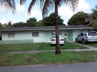 5402 127th Ct, Miami, FL 33175-6227