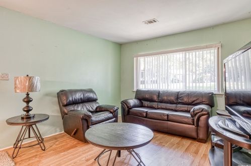 115 Feller Dr, Central Islip NY  11722-1211 exterior