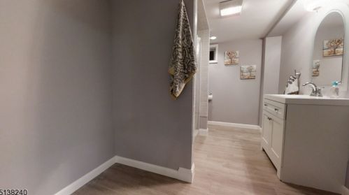 434 Buckhorn Dr, Belvidere NJ  07823-2707 exterior