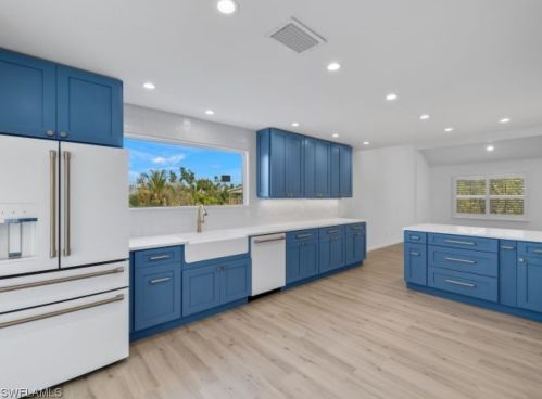 9393 Peaceful Dr, Sanibel FL  33957-4238 exterior