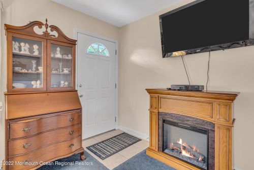 10 Trinity Pl, Jackson Twp NJ  08527-1822 exterior