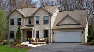 20 Glenburnie Dr, Fortsville, NY 12831-1472