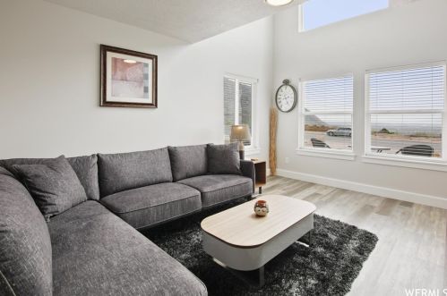 3052 Mountain Rd, Ogden, UT 84414-1948