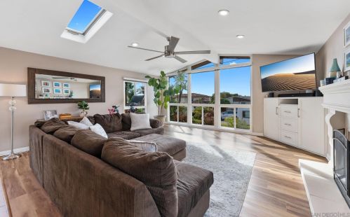 2875 Lloyd St, San Diego CA 92117-6031 exterior