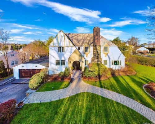 3 Chelsea Rd, New Rochelle, NY 10805-3001