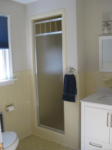 109 Moore Hill Dr, Southington CT  06489-2929 exterior