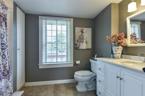 1463 Frenchtown Rd, Warwick RI  02818-1310 exterior