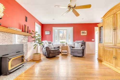 59 Beechwood Rd, Bedford Hills NY  10507-1701 exterior
