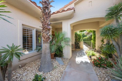 150 Kavenish Dr, Rancho Mirage CA  92270-3228 exterior