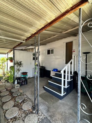8600 Contreras St, Paramount CA  90723-3613 exterior