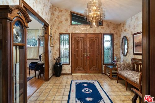 12355 Emelita St, North Hollywood, CA 91607-1112
