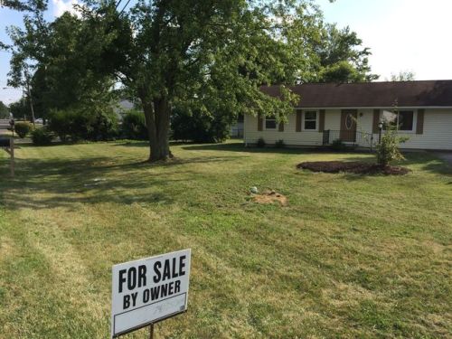 2737 Mercer Dr, Marion, OH 43302-8624