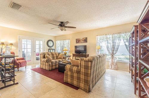 3832 90th Ter, Pinellas Park FL  33782-5942 exterior
