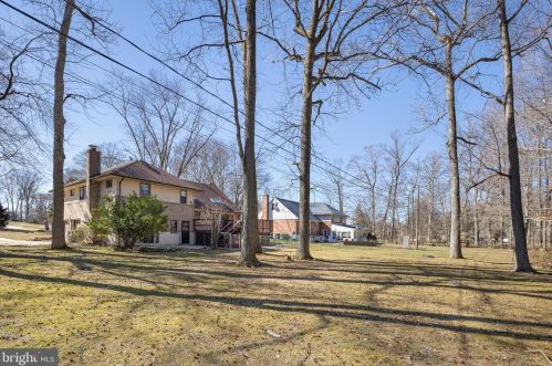 1235 Lakewood Dr, Wilmington, DE 19803-3505