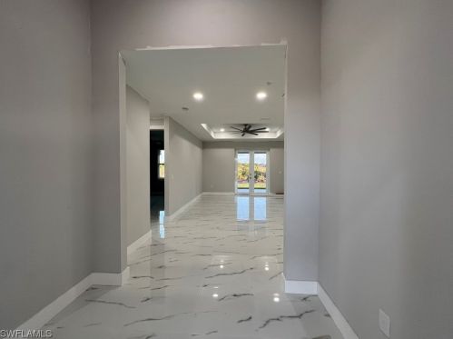 2805 57th St, Lehigh Acres, FL 33971-6901