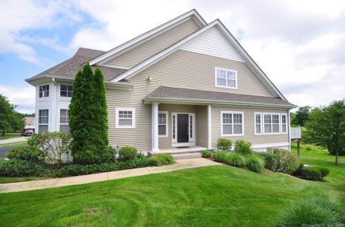 26 Pebble Beach Dr, Bloomfield, CT 06002-2922