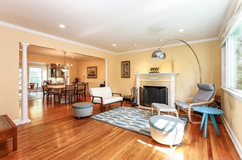 1133 Shippan Ave, Stamford CT  06902-7472 exterior