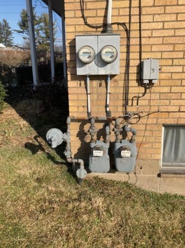 210 Kuehn Dr, Trafford PA  15085-1604 exterior